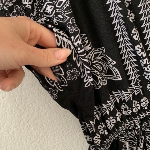 Ultra Flirt Bandana print Plunging Neckline Top - Picture 5 of 12